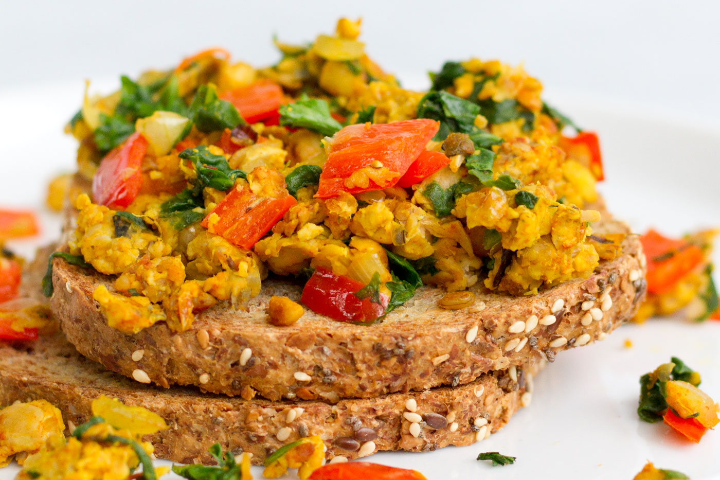 A simple lunch Smoky tempeh scramble recipe for vegetarian