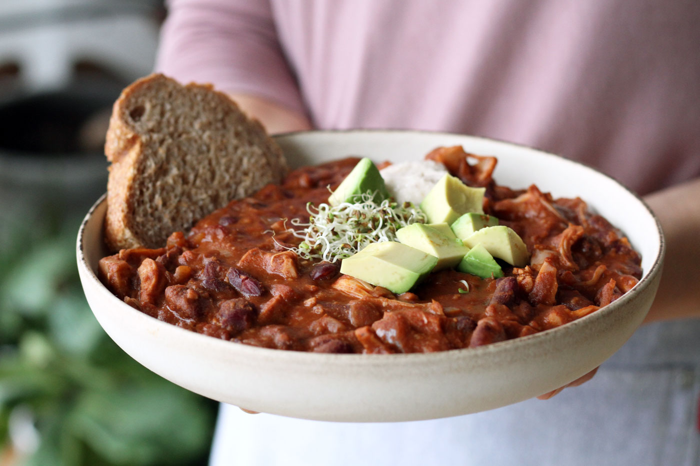 pulled jackfruit chili by active vegetarian